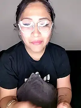 ineliveca online show from 4, 1, 2025