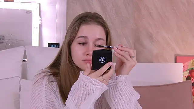 EllieHayes online show from 10, 11, 2025