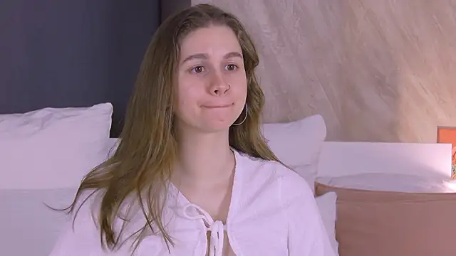 EllieHayes online show from 14, 3, 2026