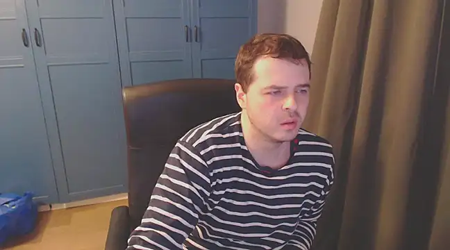 Snapshot of CuteMan33 chatting on 15, 12, 2024 CuteMan33 online show from 15, 12, 2024