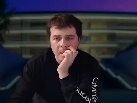 Snapshot of CuteMan33 chatting on 16, 12, 2025 CuteMan33 online show from 16, 12, 2025