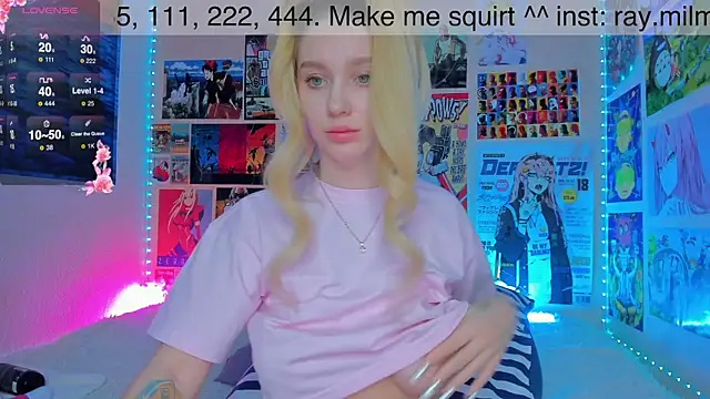 Snapshot of AliceMilman chatting on 12, 1, 2025 AliceMilman online show from 12, 1, 2025