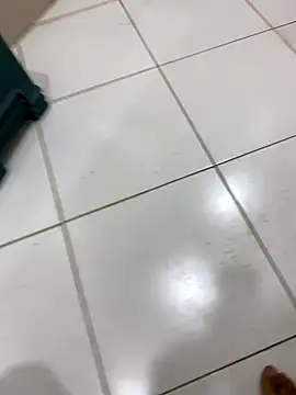 Snapshot of Lahcene chatting on 17, 11, 2025 Lahcene online show from 17, 11, 2025