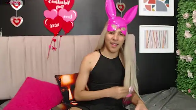  Natassia Dreams online show from 21, 2, 2025