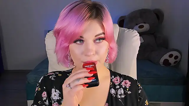 Snapshot of evaharve chatting on 11, 12, 2024 evaharve online show from 11, 12, 2024