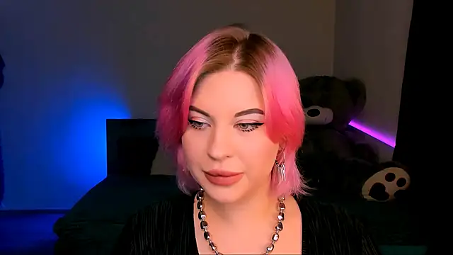 Snapshot of evaharve chatting on 12, 1, 2025 evaharve online show from 12, 1, 2025