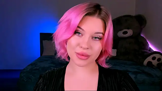 Snapshot of evaharve chatting on 2, 2, 2025 evaharve online show from 2, 2, 2025