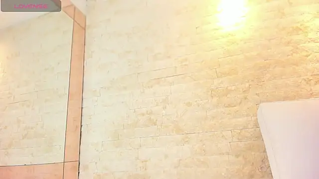 mia roldan  online show from 22, 9, 2025