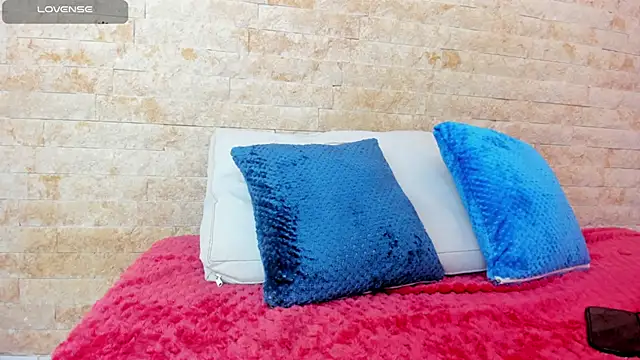 mia roldan  online show from 22, 10, 2025