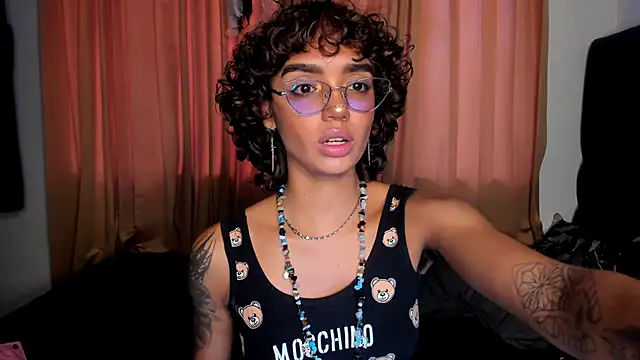 Snapshot of slutty_venus chatting on 23, 10, 2025 slutty venus online show from 23, 10, 2025