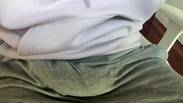 Snapshot of Axeeeeeeeeeeeel chatting on 28, 10, 2025 Axeeeeeeeeeeeel online show from 28, 10, 2025