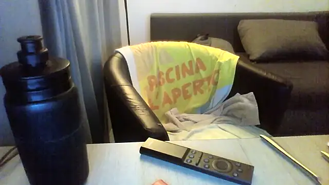 Snapshot of Avamereandmikel chatting on 9, 9, 2025 Avamereandmikel online show from 9, 9, 2025