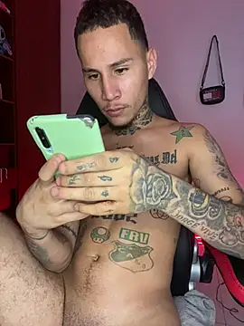 Snapshot of Junihn0 chatting on 4, 2, 2025 Junihn0 online show from 4, 2, 2025