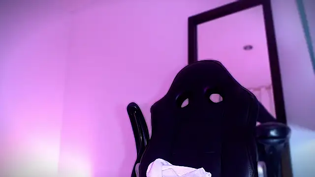 Snapshot of Junihn0 chatting on 28, 9, 2025 Junihn0 online show from 28, 9, 2025