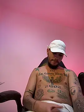 Snapshot of Junihn0 chatting on 11, 11, 2025 Junihn0 online show from 11, 11, 2025