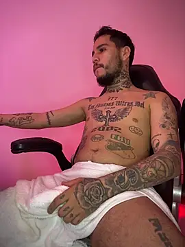 Snapshot of Junihn0 chatting on 17, 11, 2025 Junihn0 online show from 17, 11, 2025