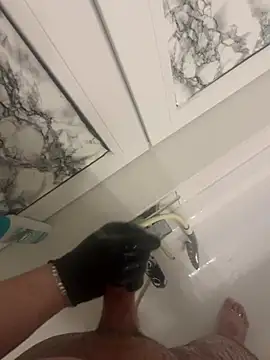 Snapshot of Loco42- chatting on 28, 2, 2025 Loco42- online show from 28, 2, 2025