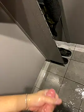 Snapshot of Loco42- chatting on 12, 10, 2025 Loco42- online show from 12, 10, 2025