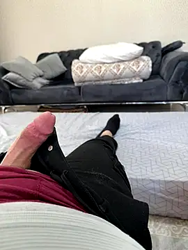 Snapshot of Loco42- chatting on 13, 11, 2025 Loco42- online show from 13, 11, 2025