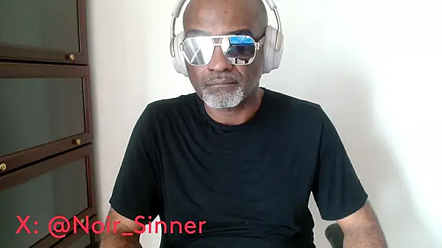 Snapshot of sinnernoir chatting on 18, 4, 2026 sinnernoir online show from 18, 4, 2026
