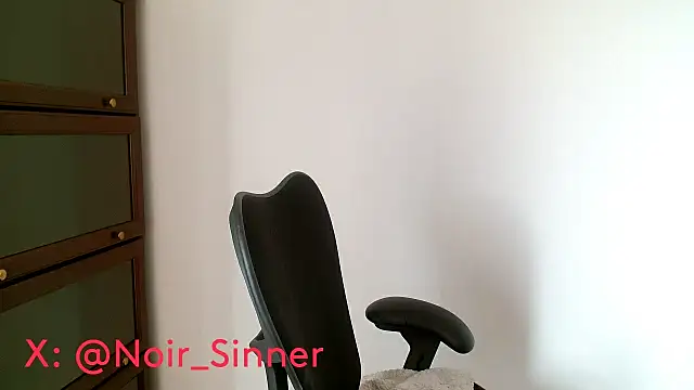 Snapshot of sinnernoir chatting on 18, 4, 2026 sinnernoir online show from 18, 4, 2026