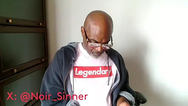 Snapshot of sinnernoir chatting on 19, 4, 2026 sinnernoir online show from 19, 4, 2026