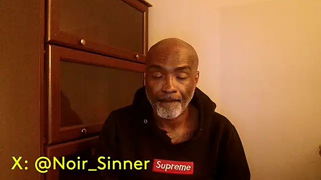 Snapshot of sinnernoir chatting on 23, 4, 2026 sinnernoir online show from 23, 4, 2026