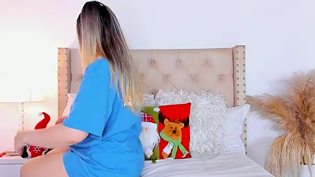 Snapshot of marilynrossy chatting on 12, 12, 2024 marilynrossy online show from 12, 12, 2024