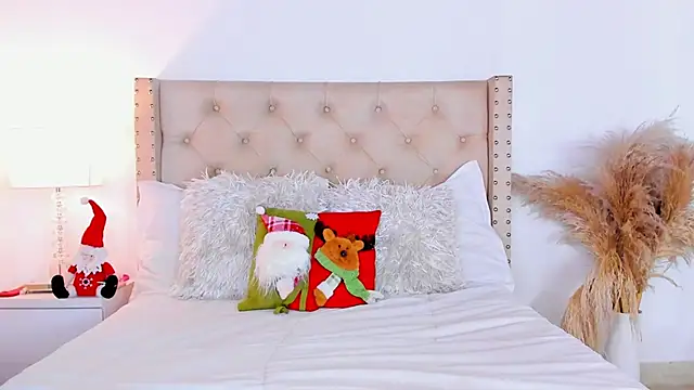 Snapshot of marilynrossy chatting on 17, 12, 2024 marilynrossy online show from 17, 12, 2024