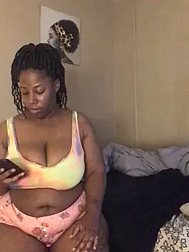 Snapshot of Eboni03 chatting on 27, 9, 2025 Eboni03 online show from 27, 9, 2025