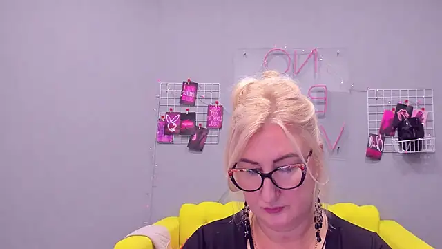 ChristyBrooks online show from 14, 1, 2025