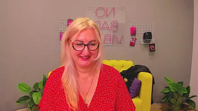 ChristyBrooks online show from 28, 1, 2025