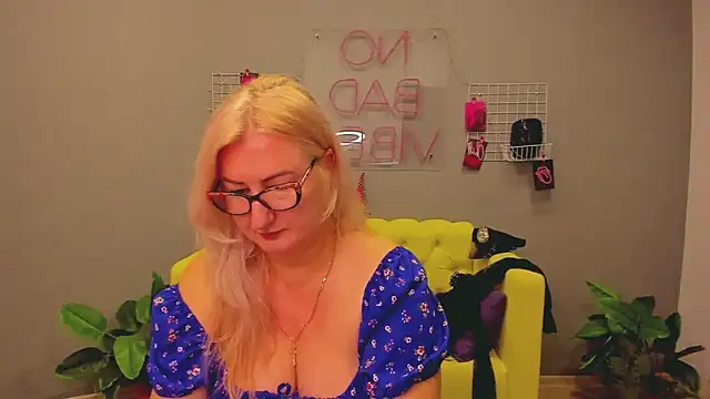 ChristyBrooks online show from 30, 1, 2025