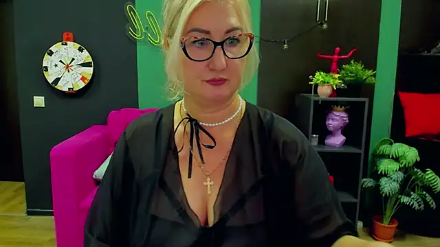 ChristyBrooks online show from 3, 2, 2025