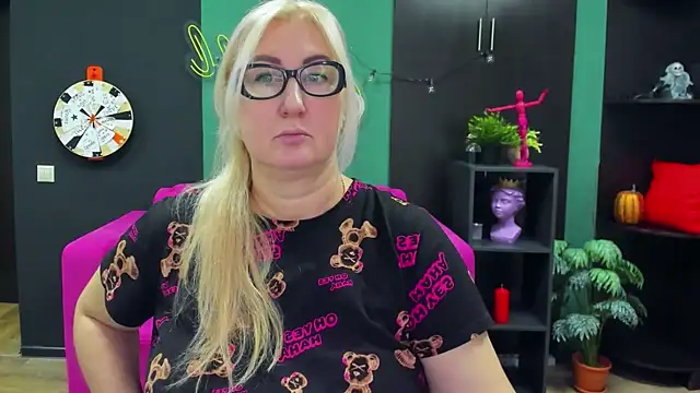 ChristyBrooks online show from 12, 2, 2025