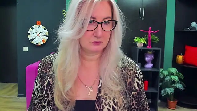 ChristyBrooks online show from 27, 2, 2025