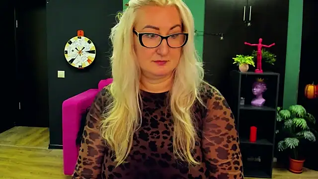 ChristyBrooks online show from 4, 3, 2025