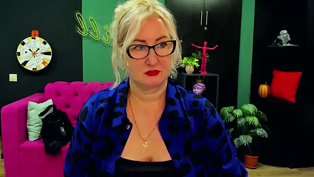 ChristyBrooks online show from 11, 3, 2025