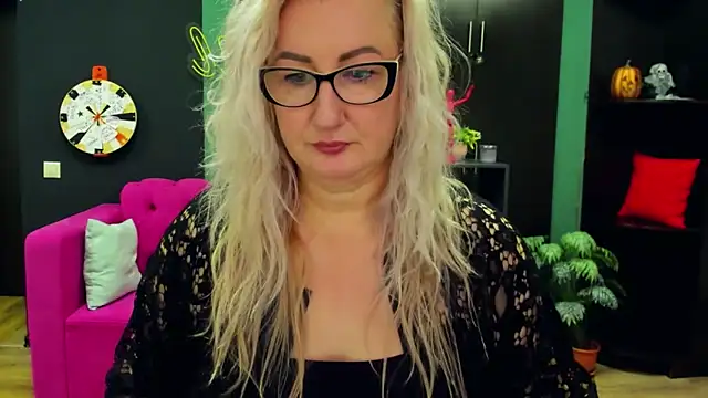 ChristyBrooks online show from 19, 3, 2025