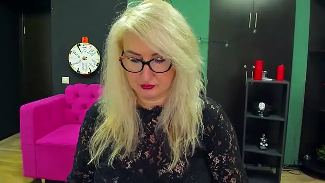 ChristyBrooks online show from 20, 9, 2025