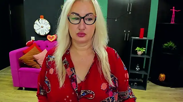 ChristyBrooks online show from 13, 11, 2025