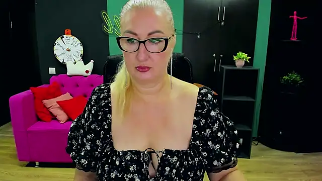 ChristyBrooks online show from 26, 11, 2025