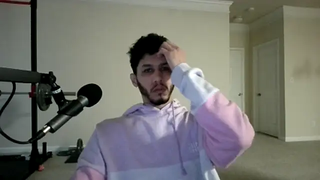 Snapshot of DamnKevin chatting on 6, 1, 2025 DamnKevin online show from 6, 1, 2025