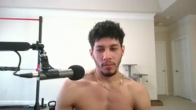 Snapshot of DamnKevin chatting on 24, 2, 2025 DamnKevin online show from 24, 2, 2025