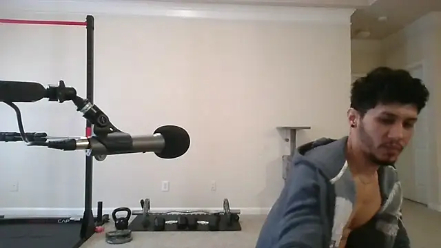 Snapshot of DamnKevin chatting on 24, 2, 2025 DamnKevin online show from 24, 2, 2025