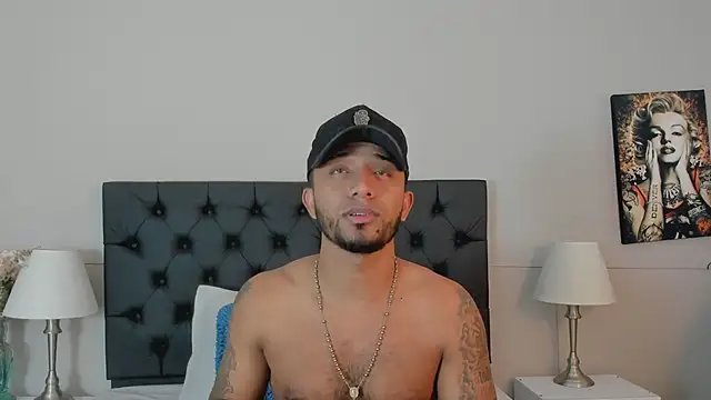 Snapshot of Robin_Rief chatting on 4, 10, 2025 Robin Rief online show from 4, 10, 2025