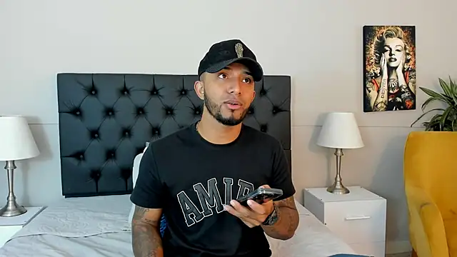 Snapshot of Robin_Rief chatting on 8, 10, 2025 Robin Rief online show from 8, 10, 2025