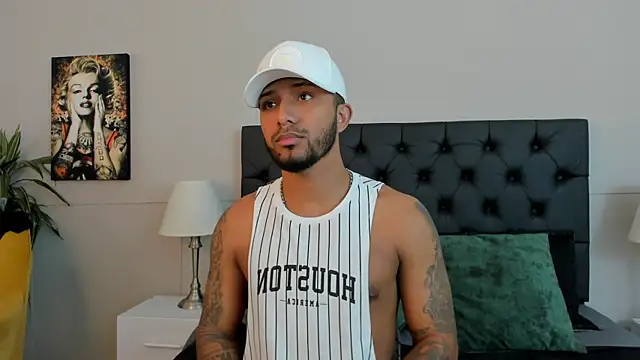 Snapshot of Robin_Rief chatting on 16, 10, 2025 Robin Rief online show from 16, 10, 2025