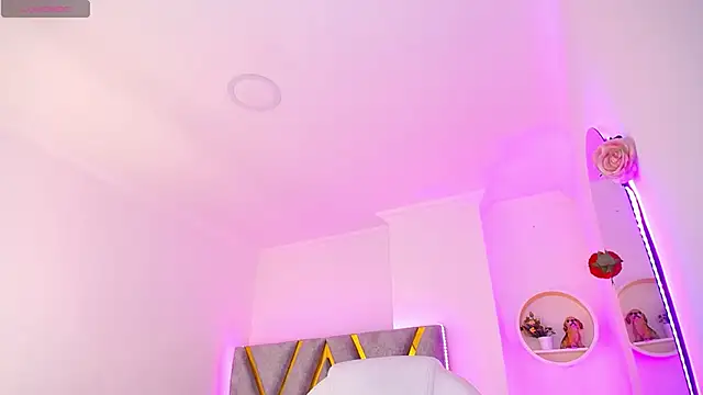 Aurora Brownn online show from 15, 3, 2025