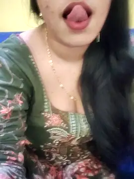 Snapshot of Haniya-143 chatting on 6, 10, 2025 Haniya-143 online show from 6, 10, 2025